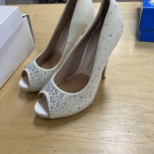 De Blossom Collection Heels Womens Size 6 White Sparkle Peep Toe Rhinestone